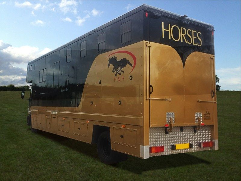 HGV tonne horsebox range - Pride Darcy HGV